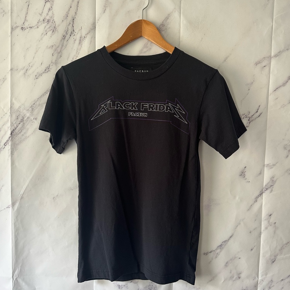 PACSUN- BLACK FRIDAY STORE CALENDAR DATES HISTORY EMPLOYEE T-SHIRT 1992-2017 XS